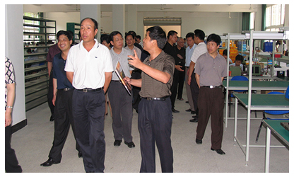福建省委常委、政法委書記徐謙一行視察虹潤公司